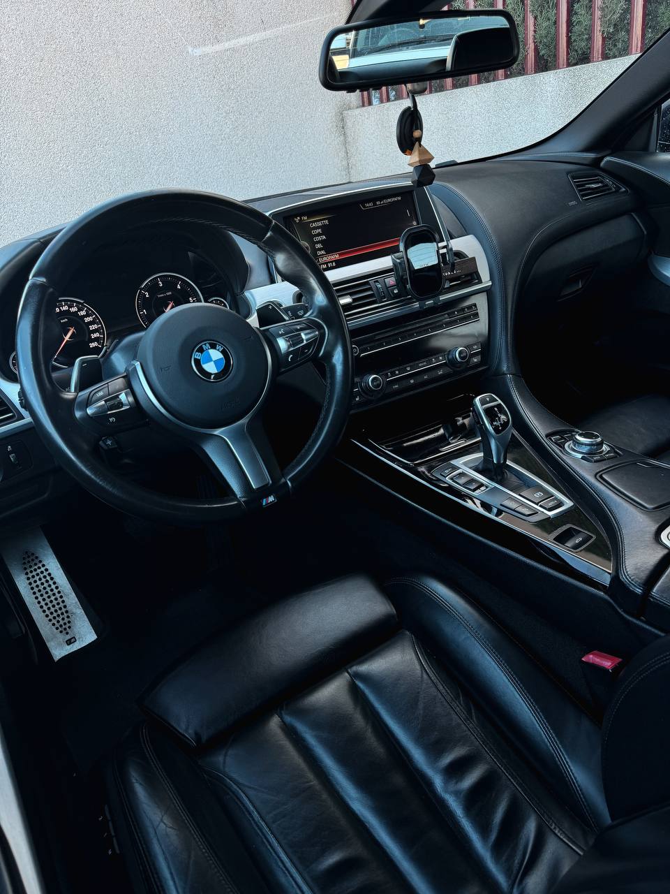 BMW 6 Cabrio задній вигляд