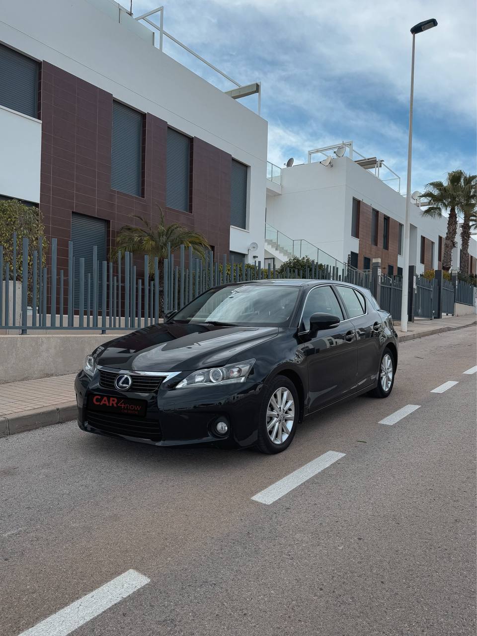 Lexus CT200 передній вигляд
