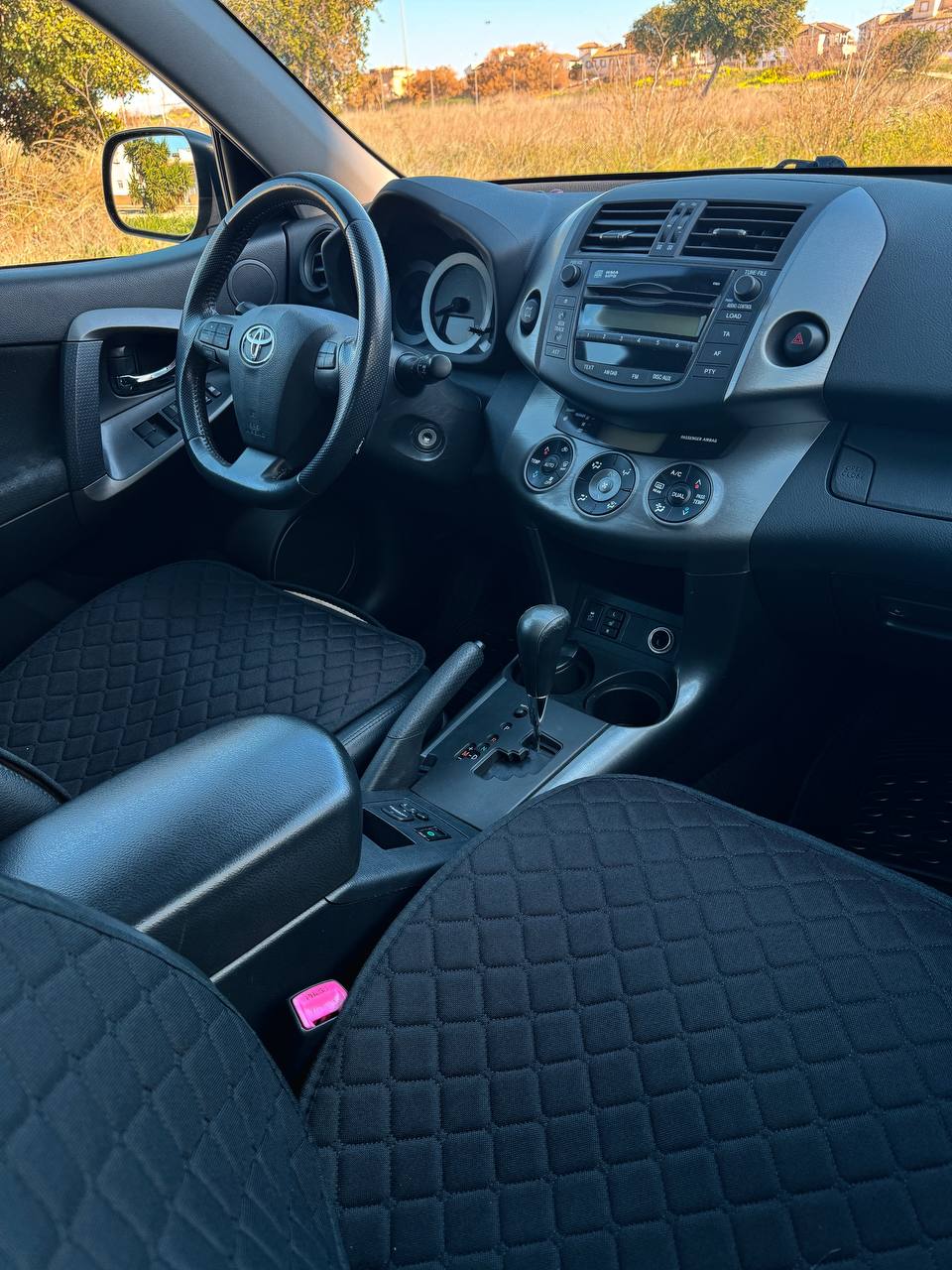 Toyota RAV4 задній вигляд